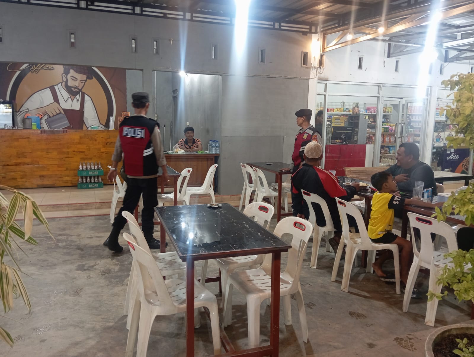 Polsek Manyak Payed Tingkatkan Patroli Malam Pasca Banjir untuk Jaga Stabilitas Kamtibmas