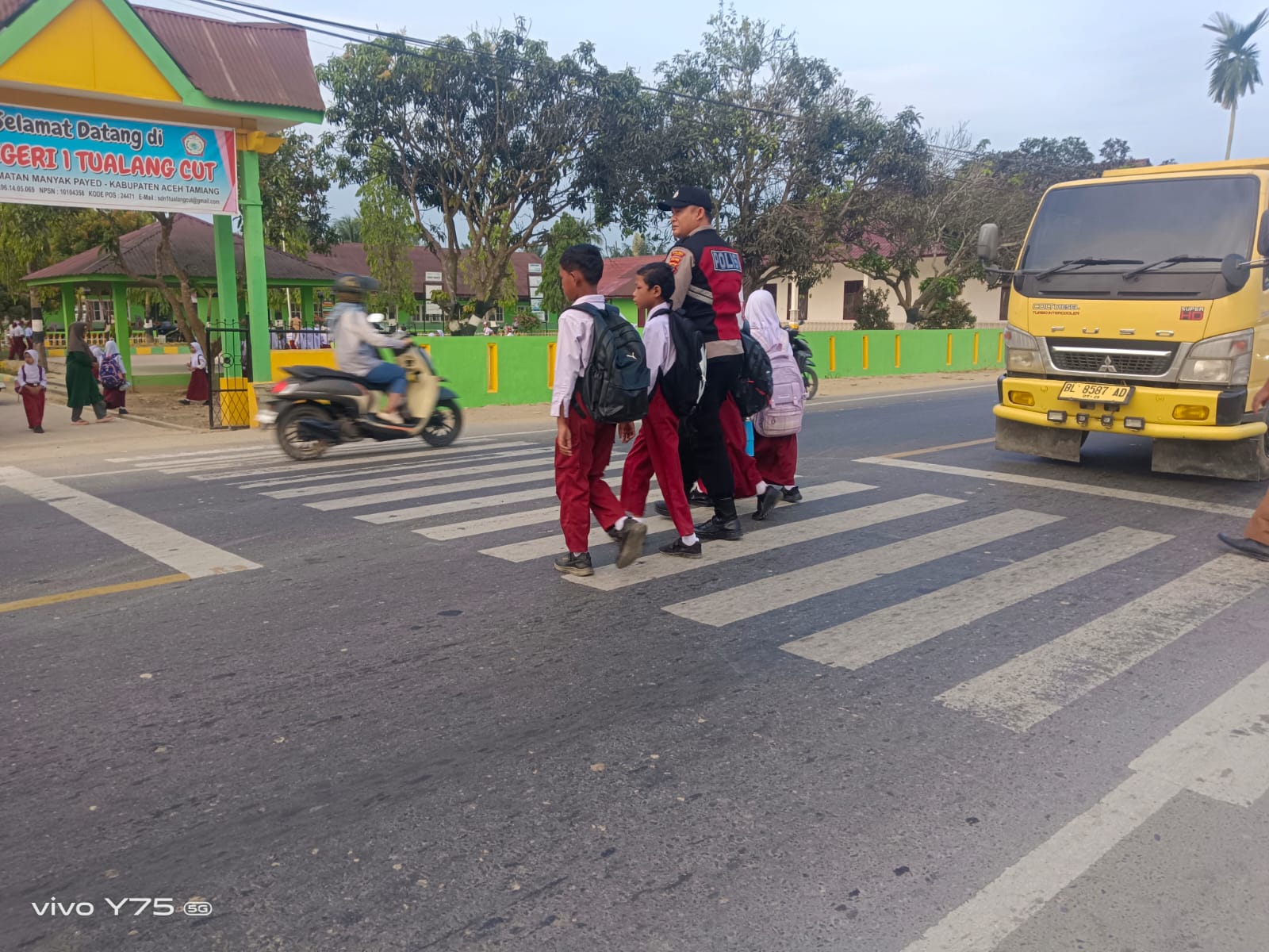 Polsek Manyak Payed Laksanakan Gatur Lalin Pagi di Sekolah Dukung Program Presisi Polri
