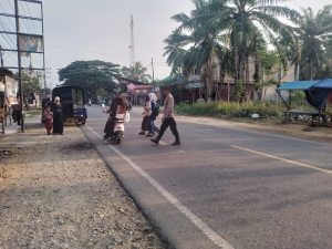 Polsek Sungai Raya Laksanakan Protap 01 di Sekolah dan Pengaturan Lalu Lintas Pagi Hari