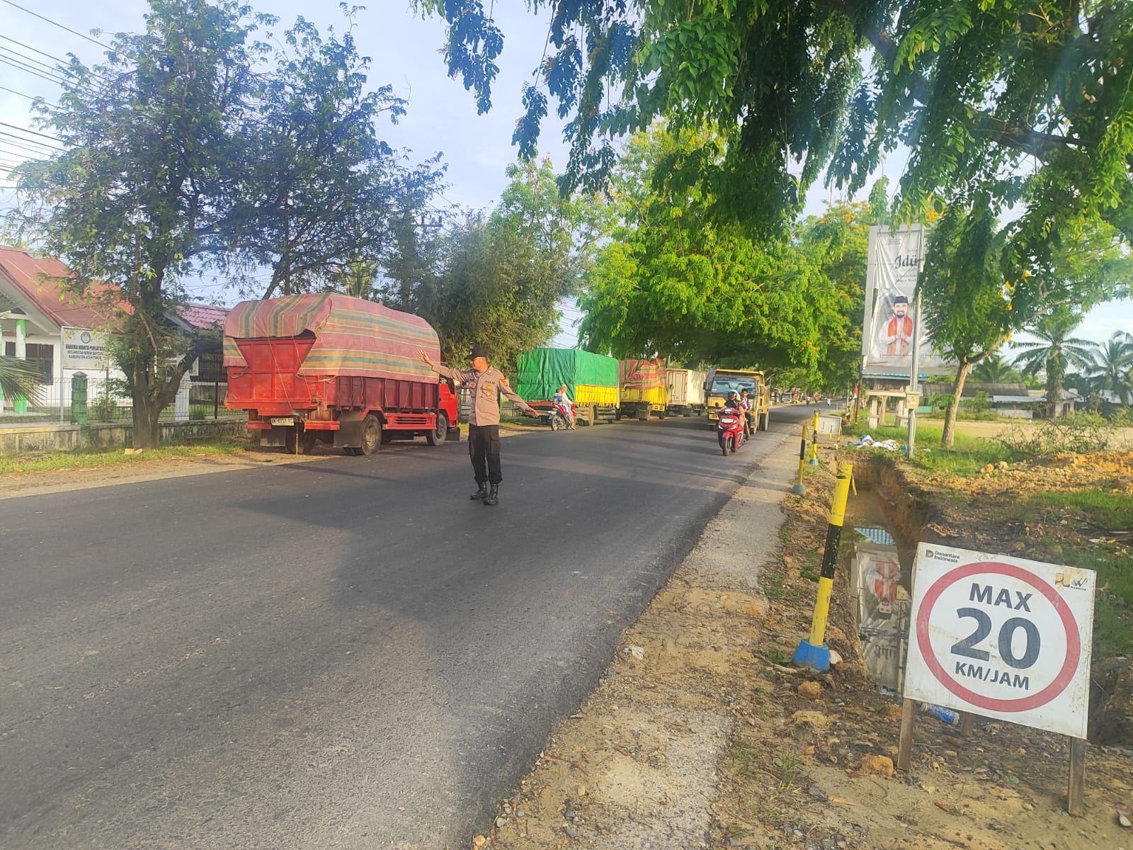 Polsek Birem Bayeun Laksanakan Gatur Lalin Pagi Ciptakan Kamseltibcarlantas
