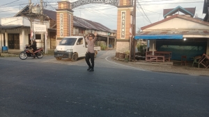 Polsek Birem Bayeun Laksanakan Protap 01 Pagi Hari Demi Tertib Lalu Lintas dan Pelayanan Publik