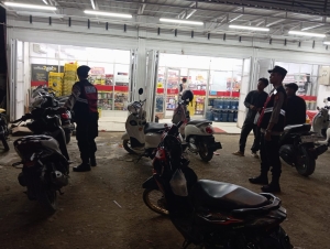 Polsek Manyak Payed Laksanakan Patroli Malam untuk Ciptakan Situasi Kamtibmas Kondusif