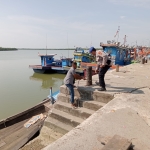 Sat Polairud Polres Langsa Laksanakan Patroli Dialogis di TPI Kuala Langsa, Perkuat Pengawasan Wilayah Pesisir