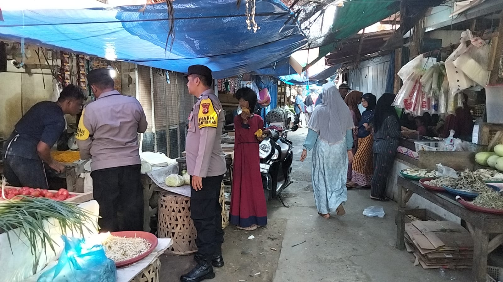 Polsek Sungai Raya Giatkan Patroli Dialogis dan Sosialisasi Kamtibmas di Tengah Aktivitas Masyarakat