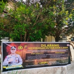 Polsek Langsa Timur Gencarkan Pemasangan Spanduk Larangan Karhutla di Wilayah Hukum