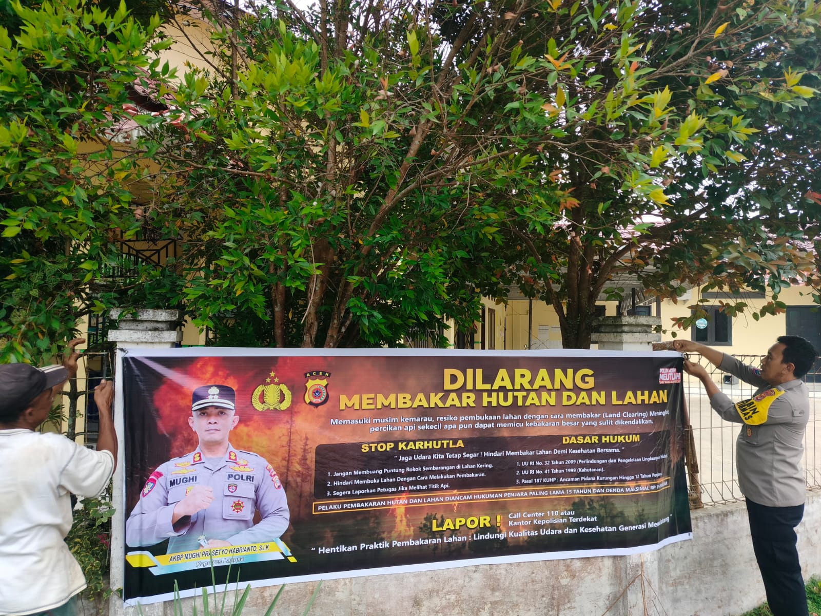Polsek Langsa Timur Gencarkan Pemasangan Spanduk Larangan Karhutla di Wilayah Hukum