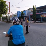 Polsek Langsa Barat Laksanakan Gatur Lalin Pagi Tingkatkan Pelayanan Publik