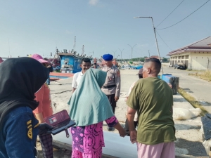 Sat Polairud Polres Langsa Tingkatkan Patroli Dialogis di TPI Kuala Langsa untuk Keselamatan Nelayan Pesisir
