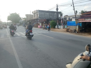 Polsek Manyak Payed Tingkatkan Pelayanan Pagi di Kawasan Sekolah Melalui Pengaturan Lalu Lintas