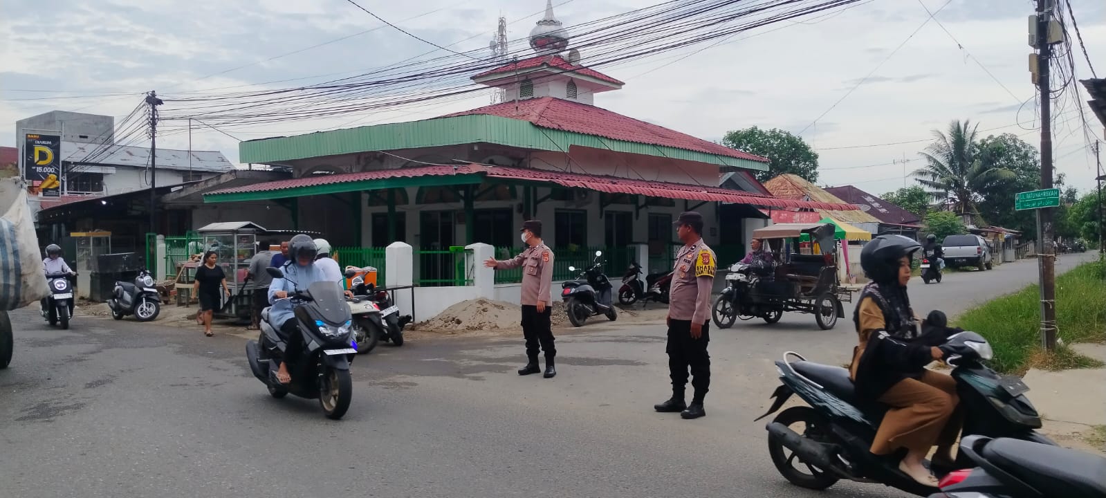 Polsek Langsa Tingkatkan Gatur Lalin Pagi Hari demi Kelancaran Aktivitas Masyarakat