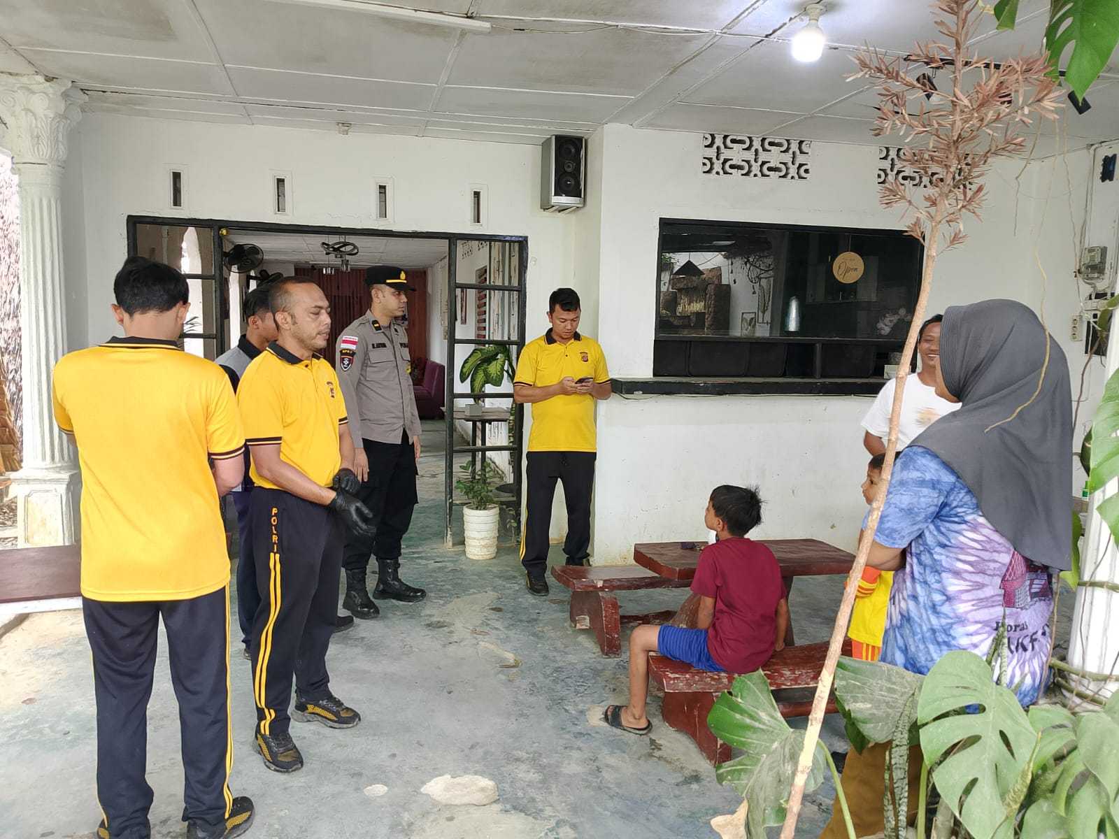 Polres Langsa Lakukan Olah TKP Pencurian Warung Kelontong di Langsa Baro