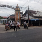 Polsek Birem Bayeun Tingkatkan Pengaturan Lalu Lintas di Kawasan Sekolah dan Simpang Pasar