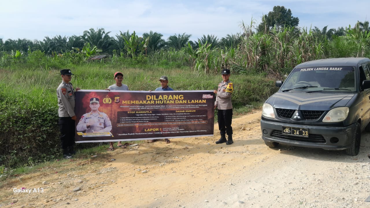 Polsek Langsa Barat Gencarkan Patroli dan Sosialisasi Karhutla di Wilayah Rawan Kebakaran