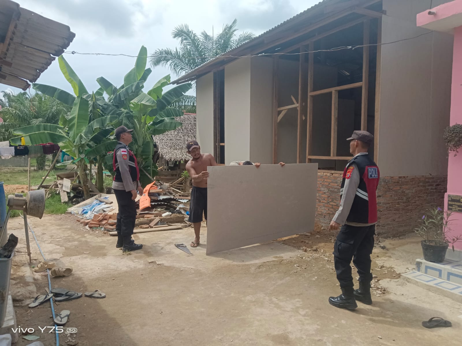 Polsek Manyak Payed Gelar Patroli Siang Hari Antisipasi Gangguan Kamtibmas