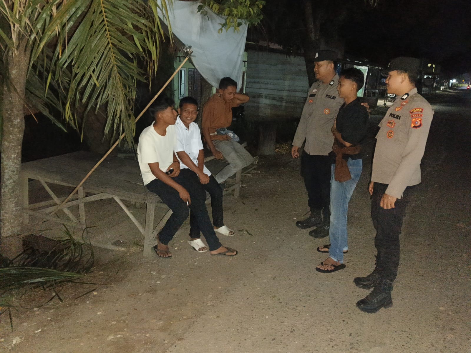 Polsek Birem Bayeun Gelar Patroli Malam untuk Antisipasi Gangguan Kamtibmas