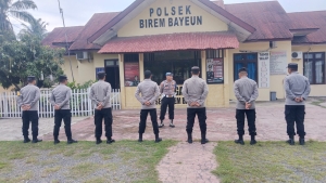 Polsek Birem Bayeun Laksanakan Apel Pagi dan Tekankan Disiplin Personel