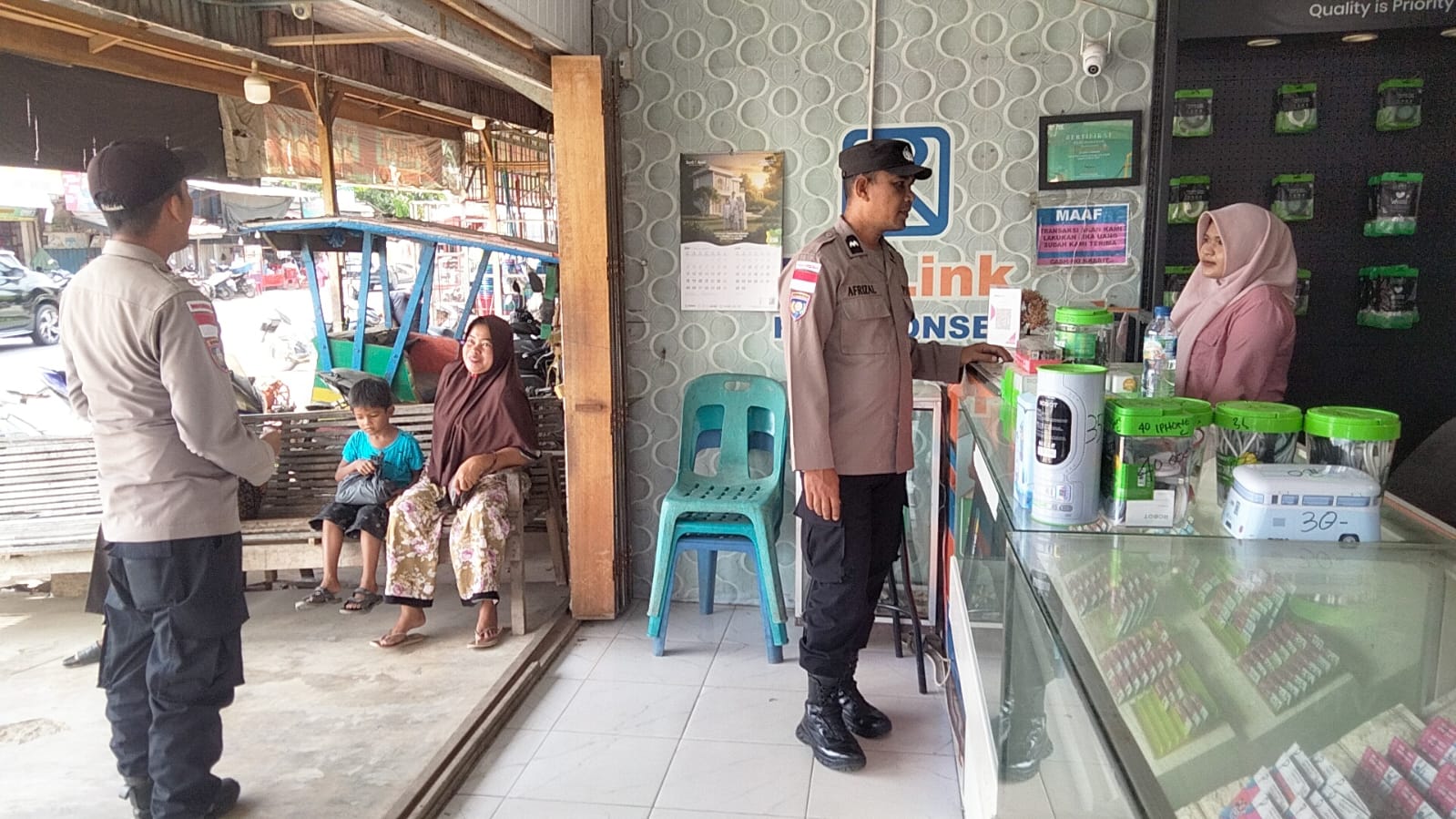 Polsek Sungai Raya Intensifkan Patroli Harkamtibmas dan Pantau Aktivitas Warga