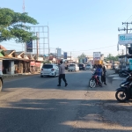 Polsek Rantau Selamat Gelar Strong Point Pagi untuk Lancarkan Arus Lalu Lintas