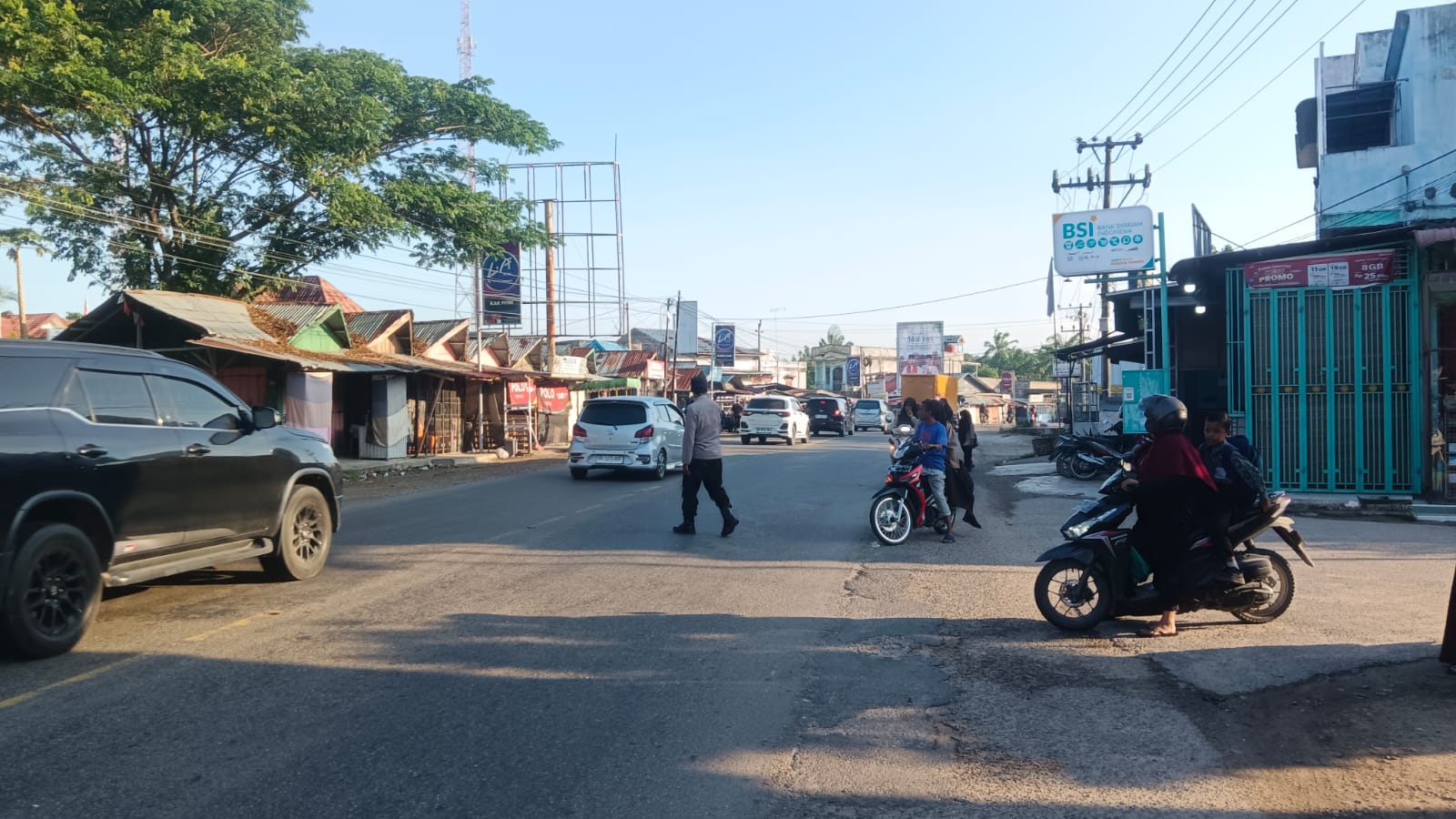 Polsek Rantau Selamat Gelar Strong Point Pagi untuk Lancarkan Arus Lalu Lintas