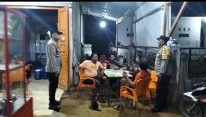 Polsek Sungai Raya Intensifkan Patroli Malam untuk Jaga Kondusivitas dan Pantau Aktivitas Warga