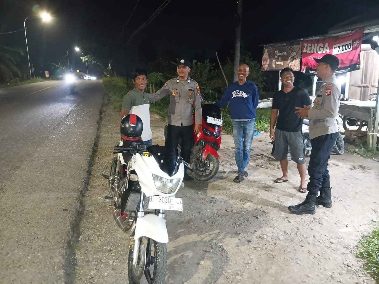 Patroli Malam Polsek Birem Bayeun Jaga Kondusivitas Wilayah Pedesaan