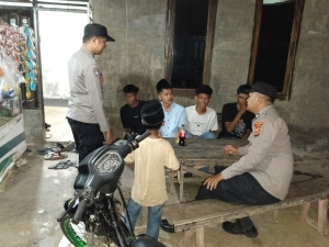 Patroli Malam Polsek Birem Bayeun Antisipasi Gangguan Kamtibmas di Kawasan Permukiman Warga