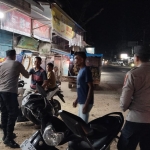 Patroli Harkamtibmas Polsek Sungai Raya Perkuat Pengawasan Aktivitas Warga di Wilayah Gampong