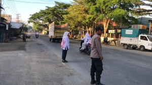 Polsek Rantau Selamat Tingkatkan Strong Point Pagi Demi Kelancaran Arus Lalu Lintas