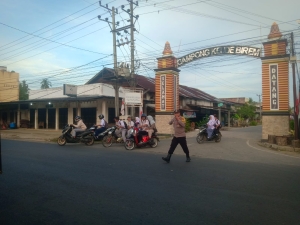 Polsek Birem Bayeun Intensifkan Protap 01 untuk Dukung Kelancaran Lalu Lintas dan Pelayanan Pagi