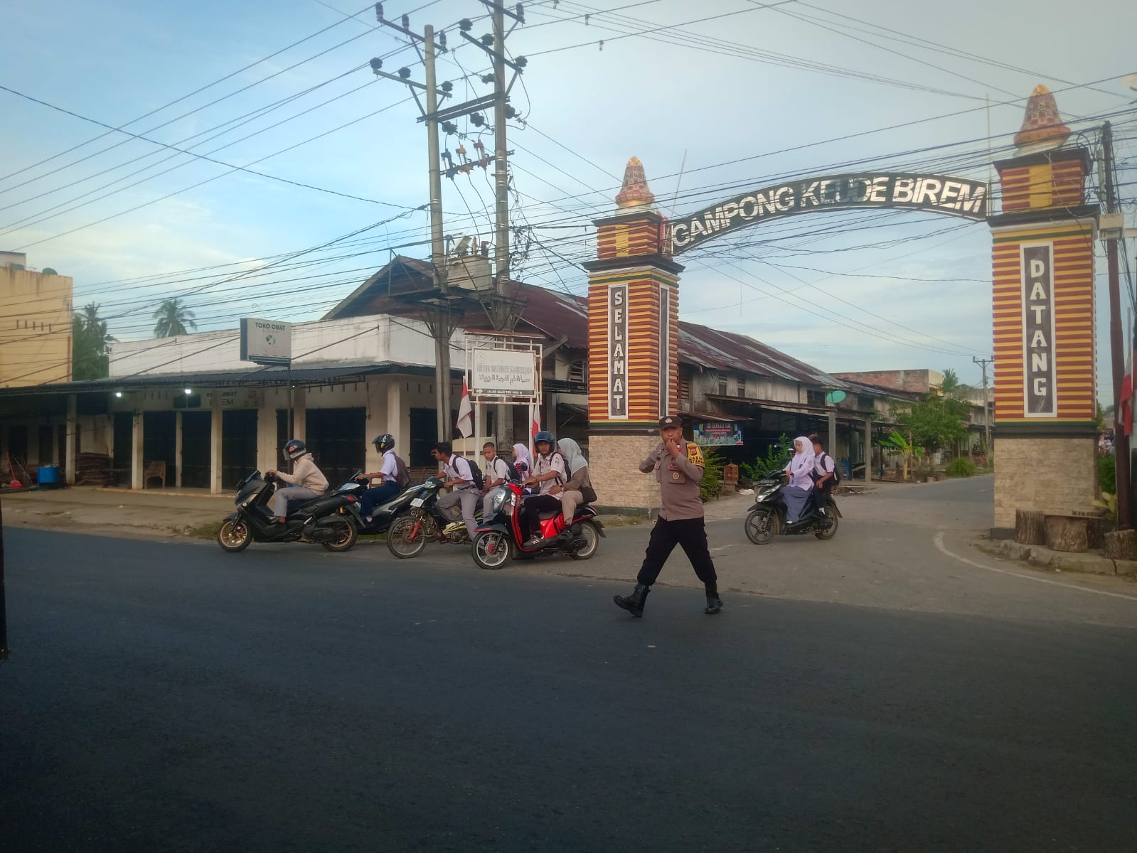Polsek Birem Bayeun Intensifkan Protap 01 untuk Dukung Kelancaran Lalu Lintas dan Pelayanan Pagi