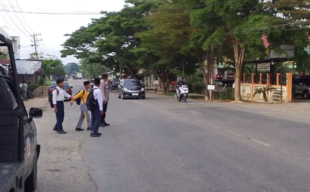 Polsek Rantau Selamat Optimalkan Strong Point Pagi untuk Kelancaran Aktivitas Masyarakat