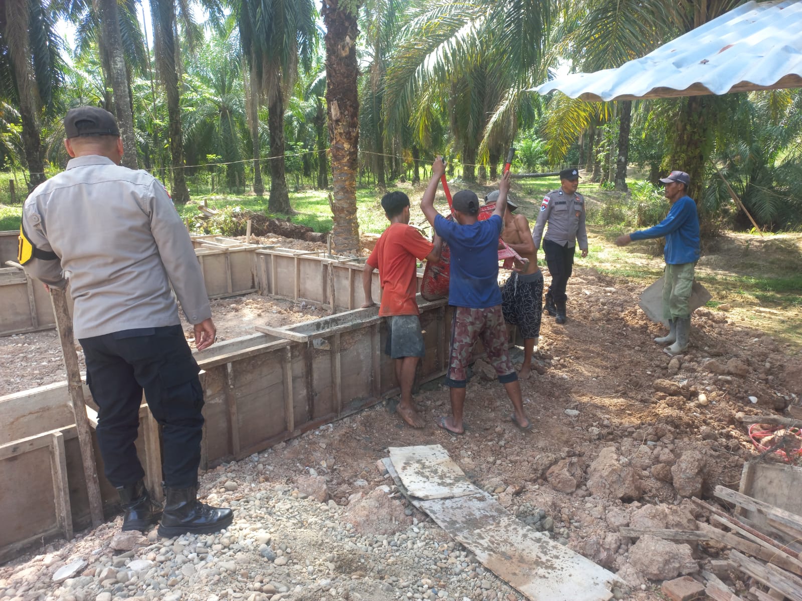 Polsek Sungai Raya Intensifkan Patroli Kamtibmas untuk Menjaga Keamanan Lingkungan Warga