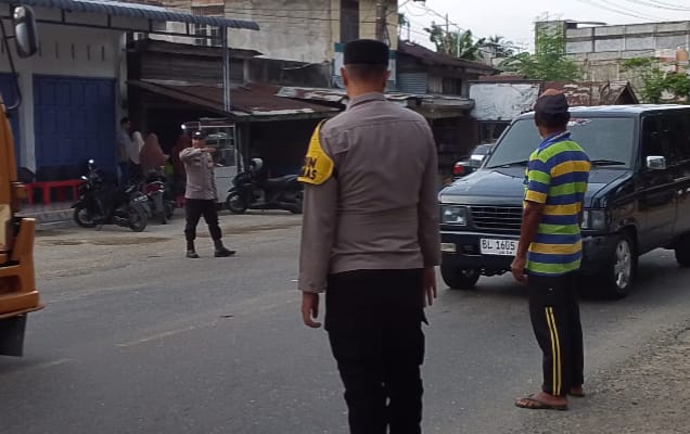 Polsek Rantau Selamat Laksanakan Strong Point Pagi untuk Wujudkan Kamseltibcar Lantas