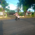 Polsek Birem Bayeun Tingkatkan Pelayanan Pagi Melalui Giat Protap 01 di Kawasan Sekolah dan Simpang Keude