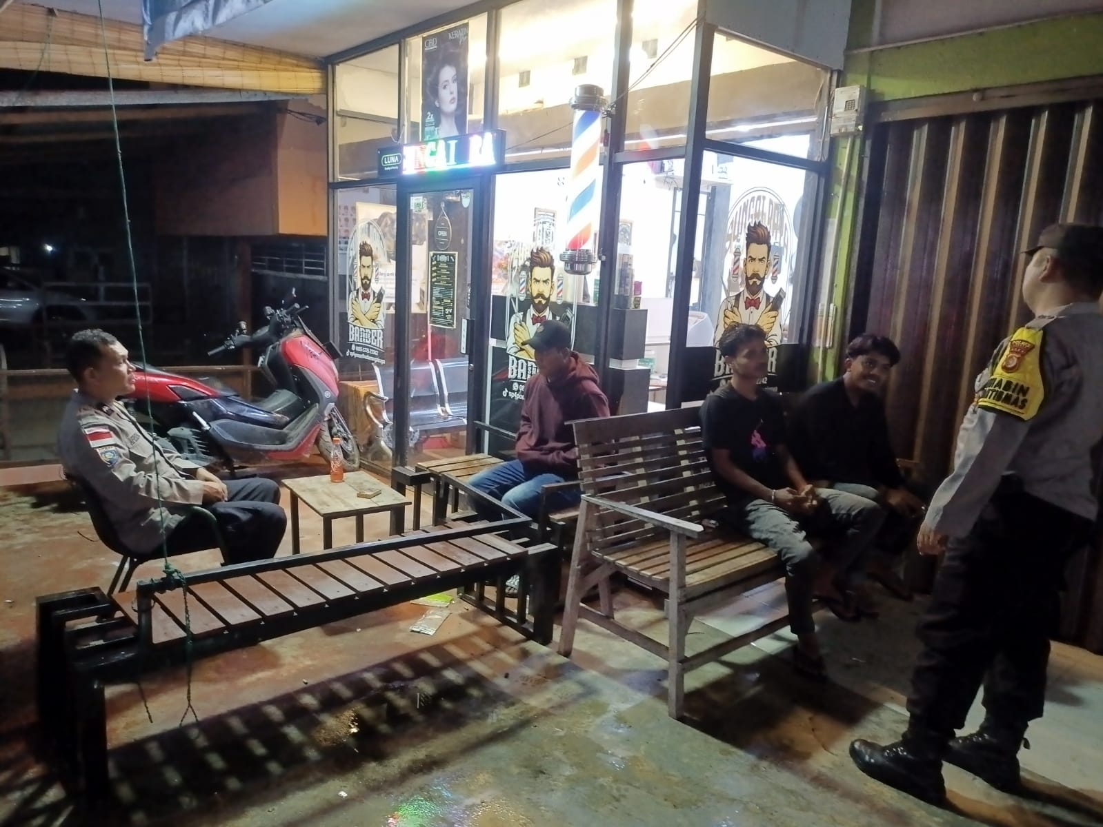 Patroli Malam Polsek Sungai Raya Hadirkan Rasa Aman di Tengah Aktivitas Masyarakat