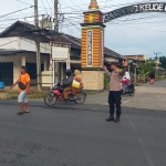 Polsek Birem Bayeun Gelar Pengaturan Lalu Lintas Pagi untuk Dukung Keselamatan Pelajar