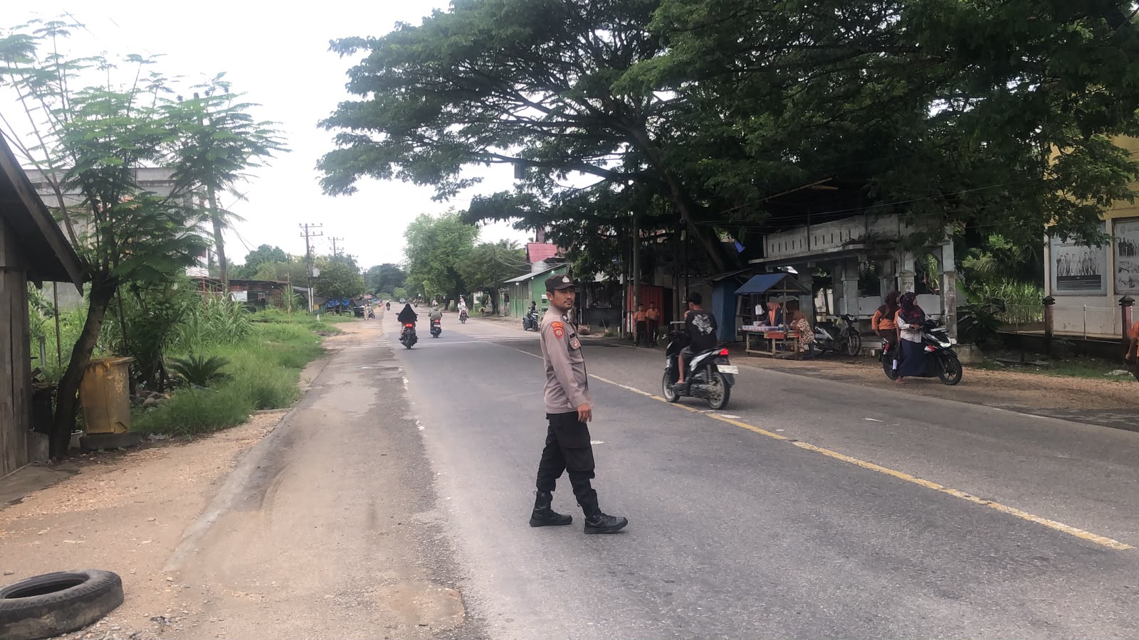 Polsek Rantau Selamat Perkuat Strong Point Pagi Demi Kelancaran Arus Lalu Lintas