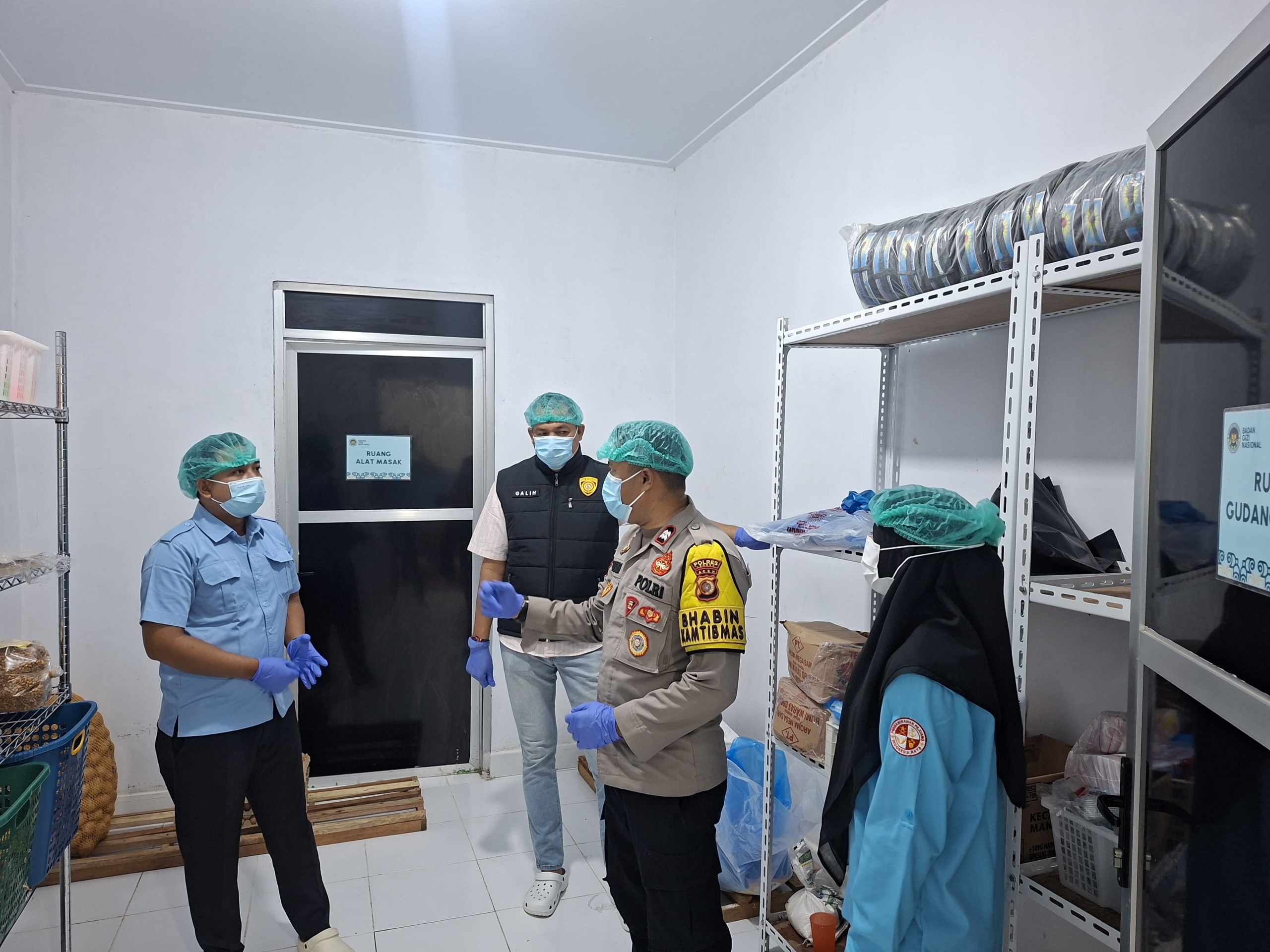 Polsek Birem Bayeun Awasi Dapur MBG untuk Menjamin Kualitas Makanan Bergizi Gratis