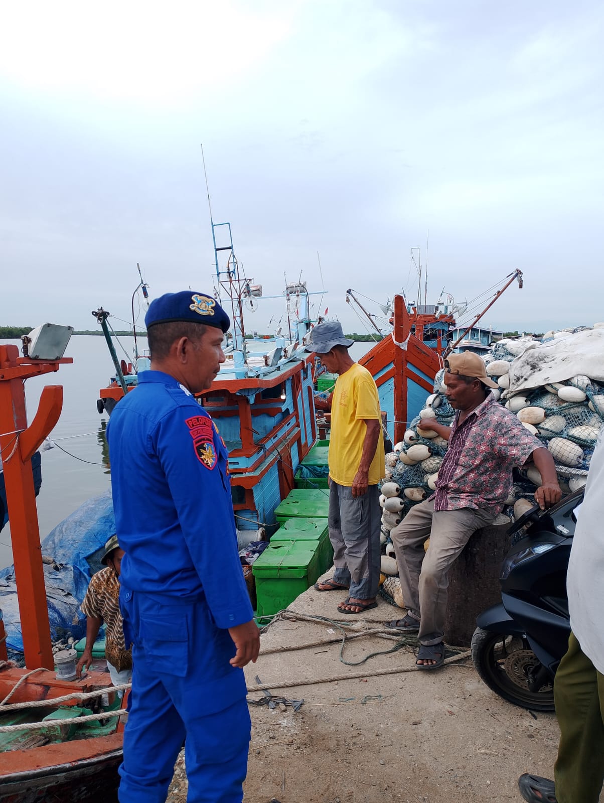 Sat Polairud Polres Langsa Tingkatkan Patroli Dialogis untuk Keselamatan Nelayan dan Kelestarian Laut