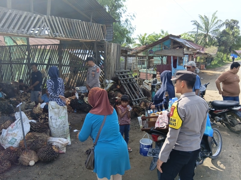 Patroli Siang Polsek Birem Bayeun Perkuat Keamanan dan Ciptakan Lingkungan Kondusif
