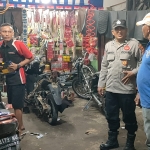 Patroli Malam Polsek Sungai Raya Perkuat Pengawasan Kamtibmas di Tengah Aktivitas Warga