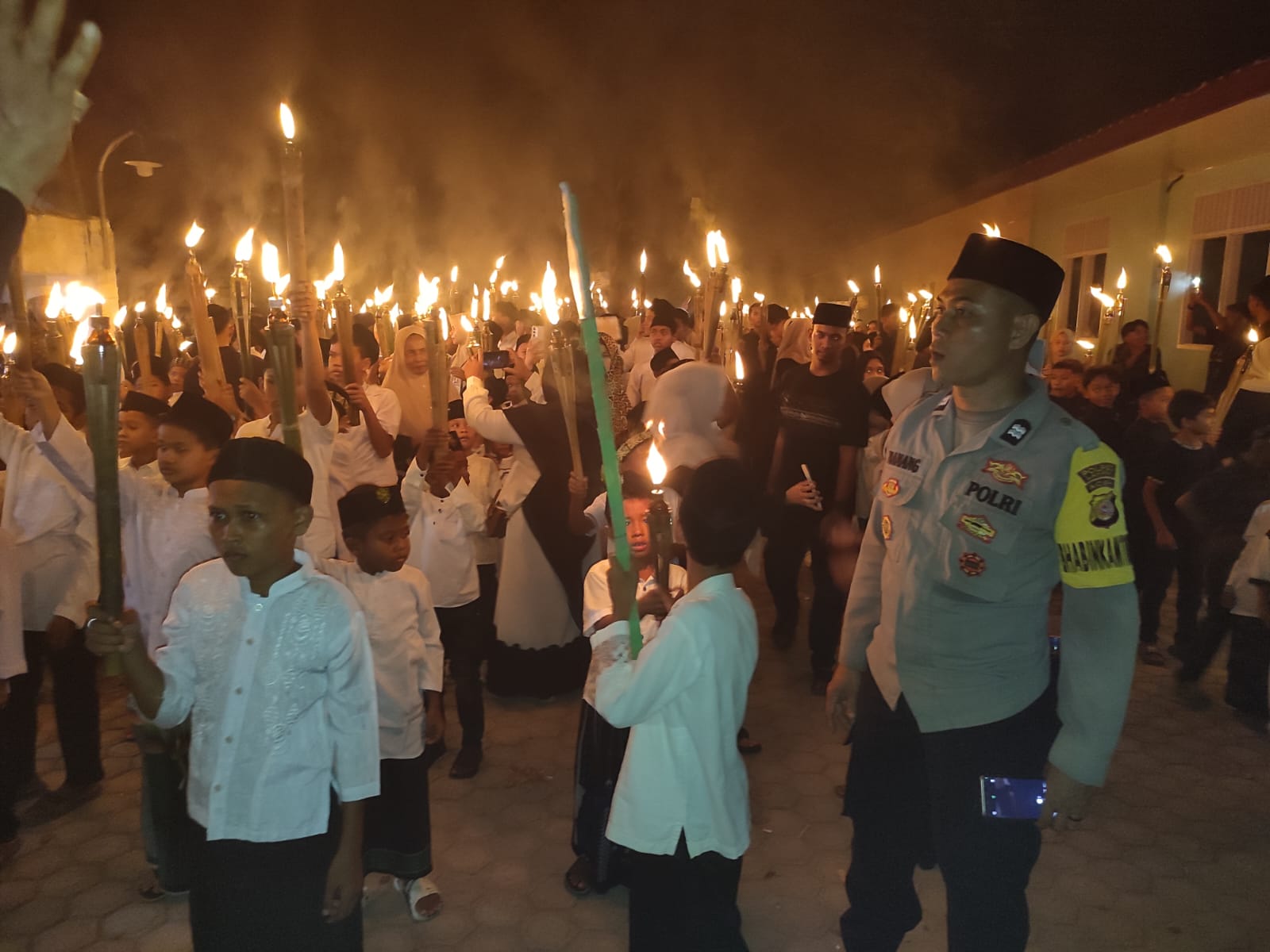Polsek Langsa Timur Amankan Pawai Obor Sambut Tahun Baru Islam 1 Muharram 1448 H