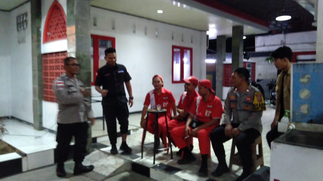 Patroli Malam Polsek Langsa Barat Tingkatkan Pengawasan di Kawasan Permukiman Warga