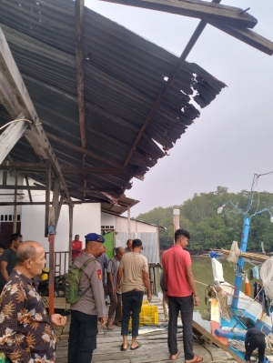 Sat Polairud Polres Langsa Tingkatkan Patroli Dialogis untuk Keselamatan Nelayan dan Pengguna Transportasi Laut
