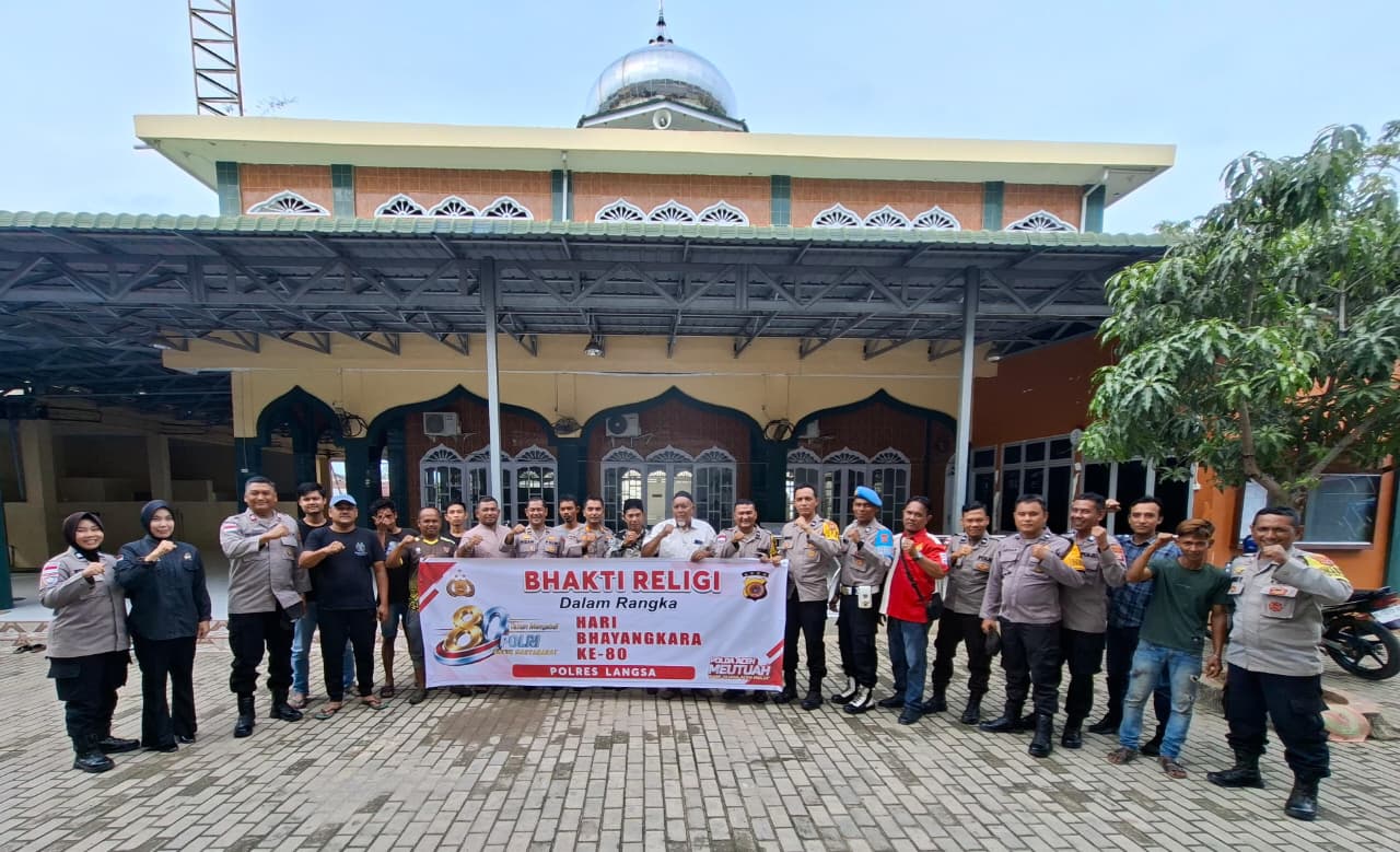 Sambut Hari Bhayangkara Ke-80, Polsek Langsa Gelar Bakti Religi di Masjid Al-Azhar