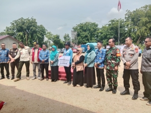 Kapolsek Birem Bayeun Hadiri Pengukuhan dan Simulasi Kampung Siaga Bencana untuk Perkuat Kesiapsiagaan Masyarakat