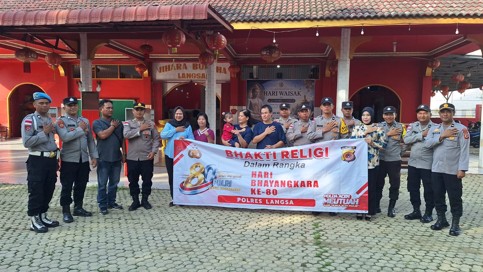 Sambut Hari Bhayangkara ke-80, Polsek Langsa Gelar Bakti Religi di Vihara Buddha Langsa