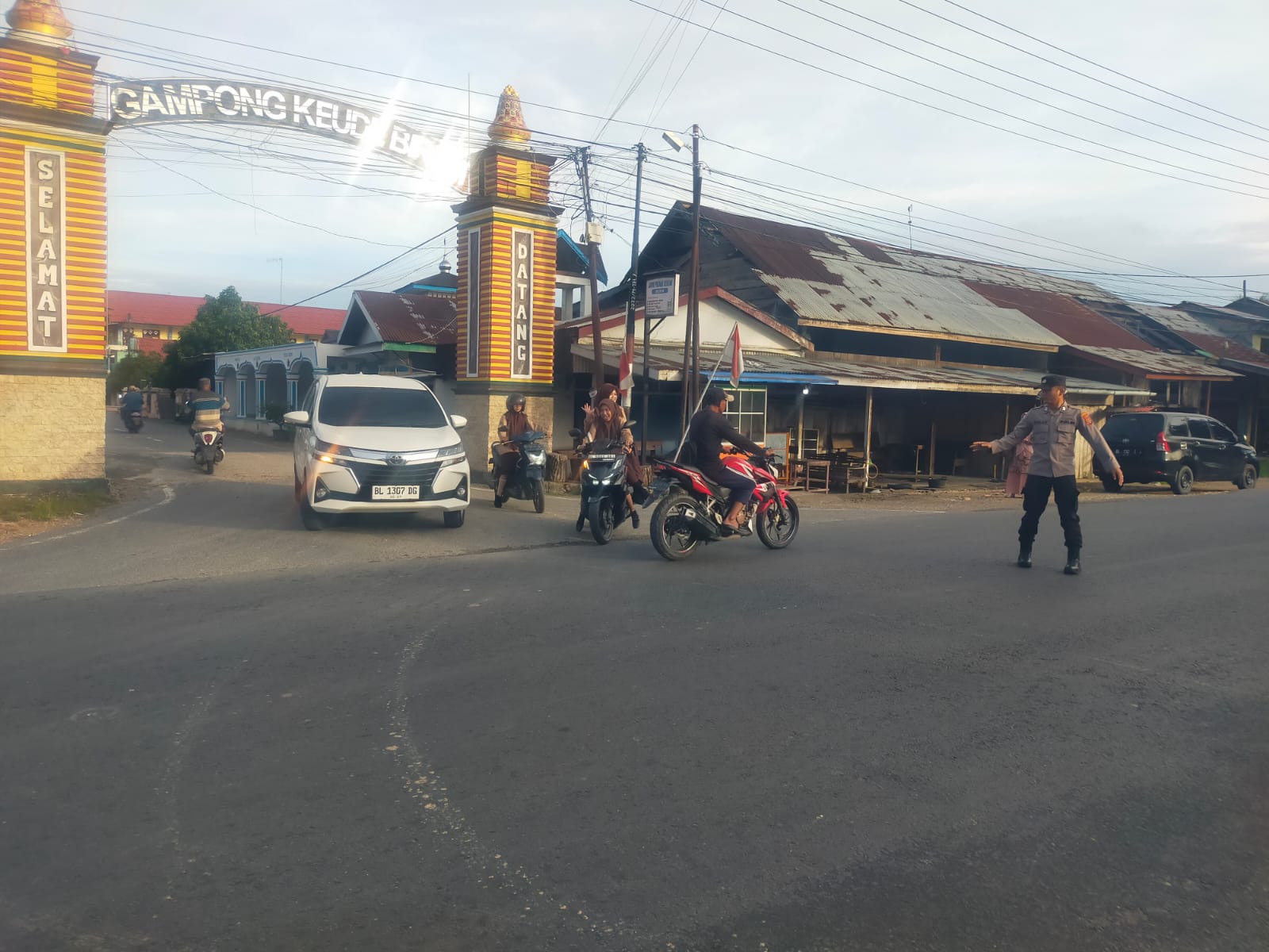 Protap 01 Polsek Birem Bayeun Tingkatkan Keselamatan Berlalu Lintas di Kawasan Sekolah