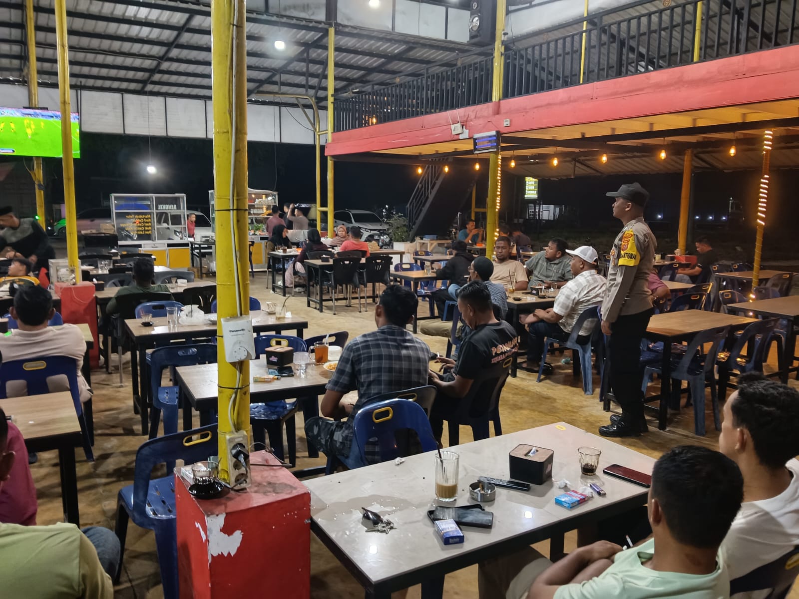 Polsek Birem Bayeun Monitoring Nobar Piala Dunia 2026 untuk Jaga Kamtibmas Tetap Kondusif