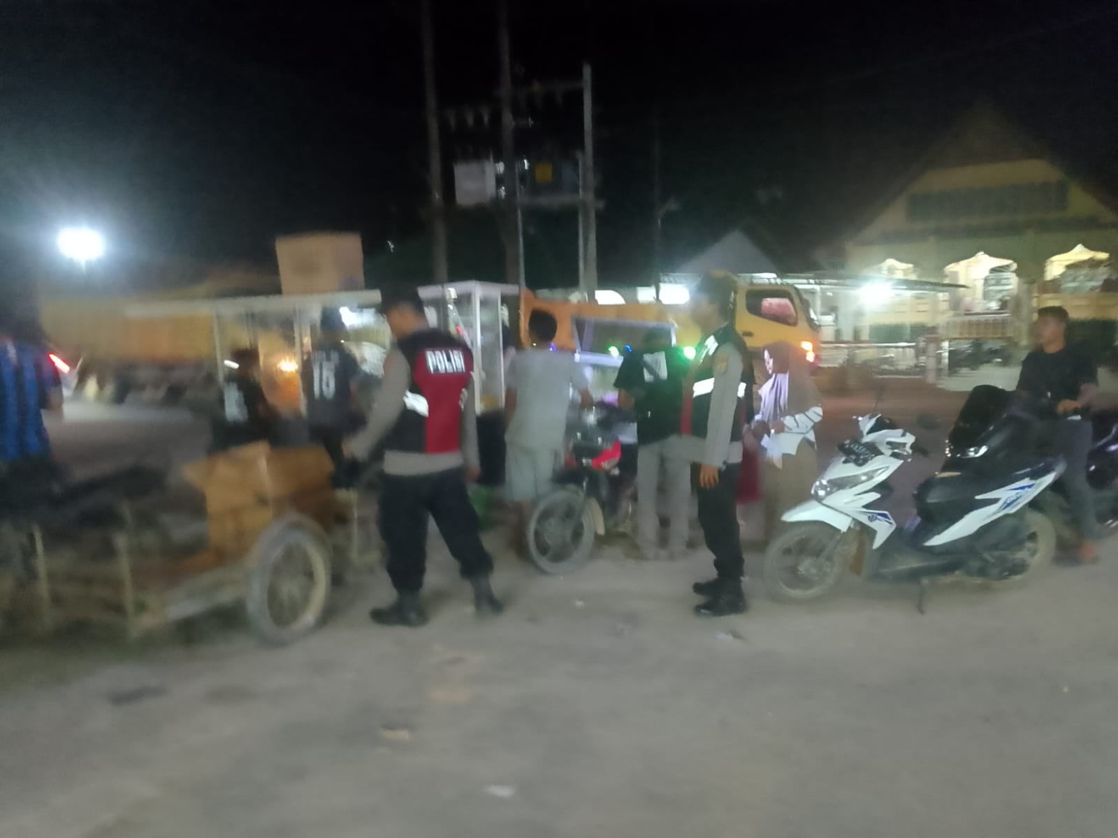 Patroli Malam Polsek Manyak Payed Perkuat Pengawasan Aktivitas Warga dan Antisipasi Gangguan Kamtibmas